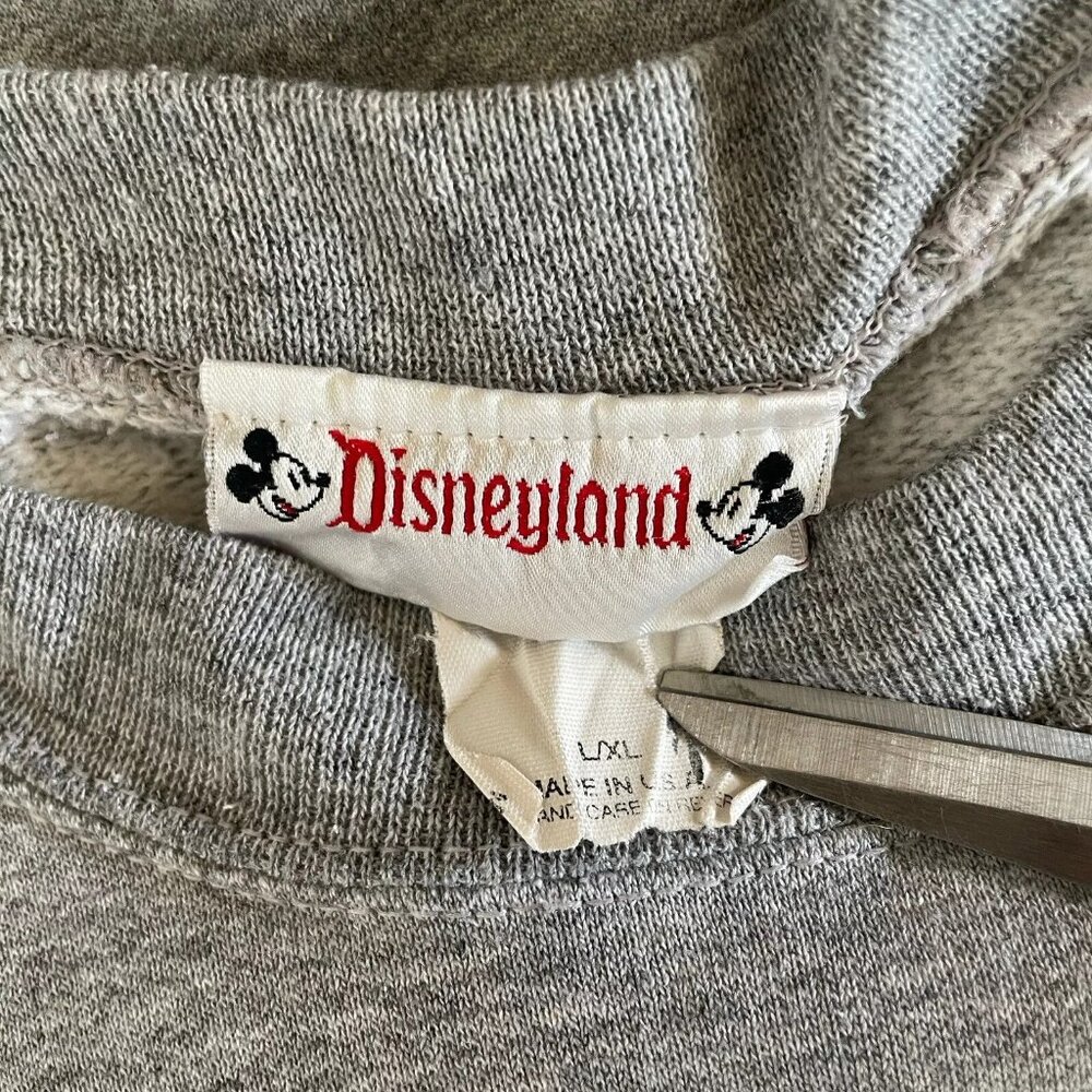 Vintage Y2K Disneyland Crew Neck Sweatshirt Size L/XL Heather Gray New Year 2000 - Picture 9 of 9